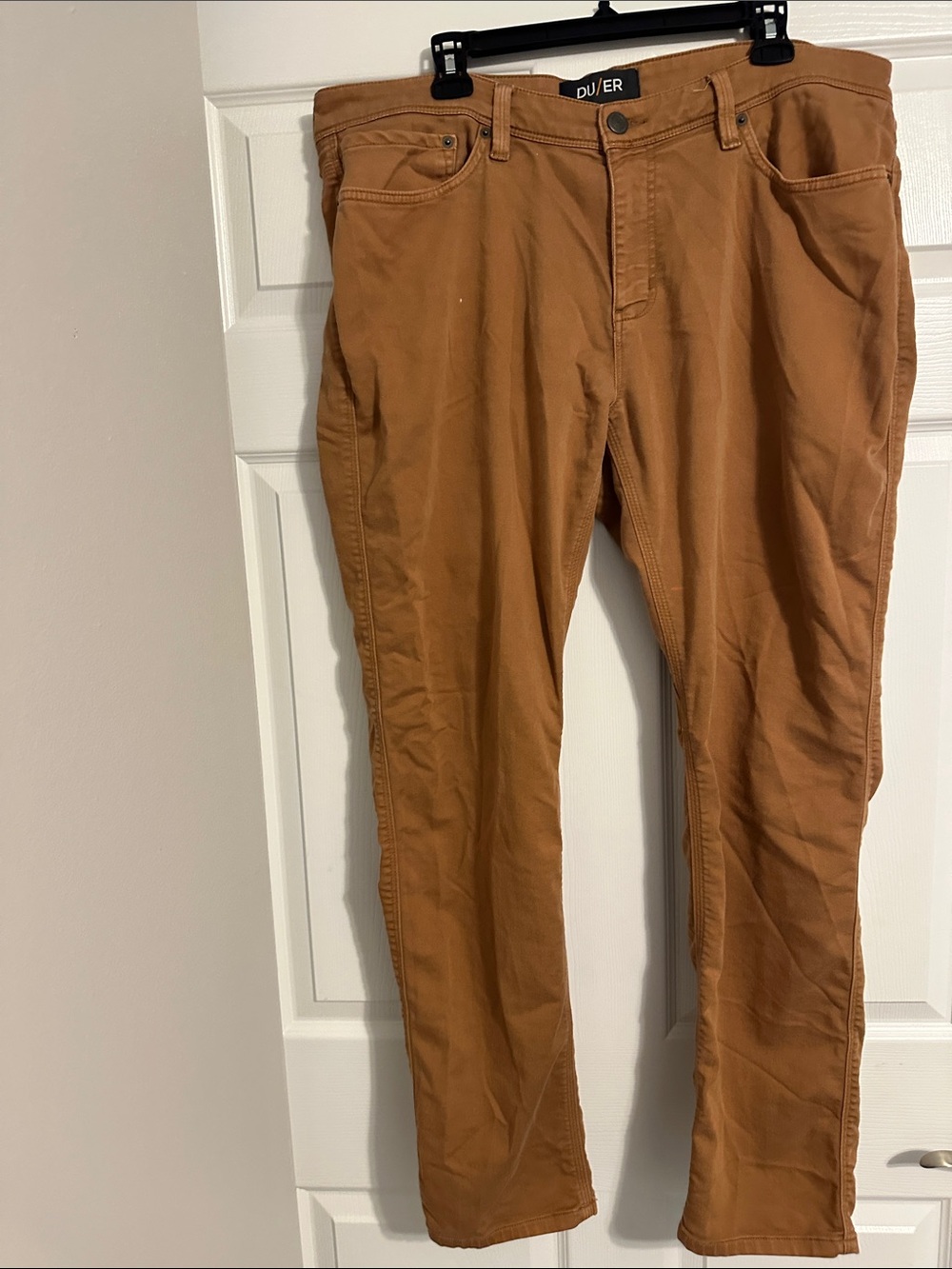 DU/ER Men’s Tan Straight-Fit Chinos